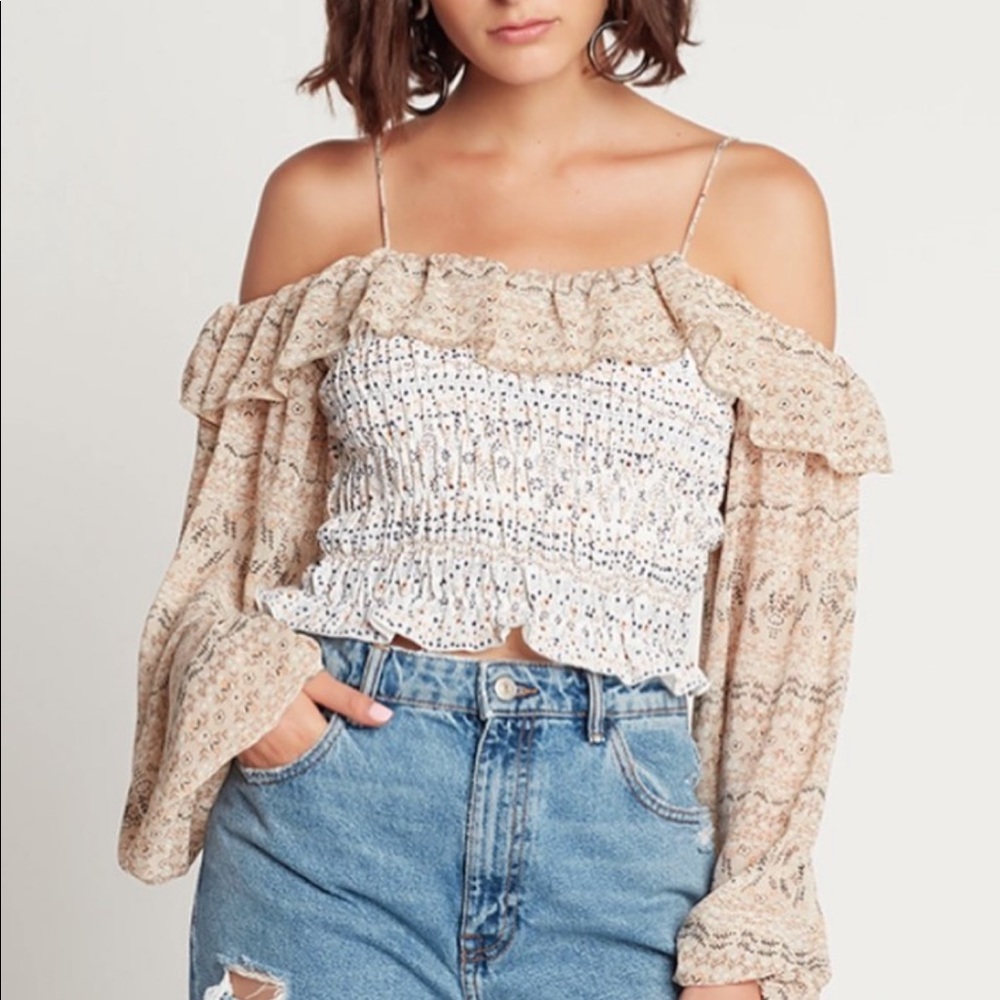 NWT Off The Shoulder Long Sleeve Cream Printed Blouse - Size XS